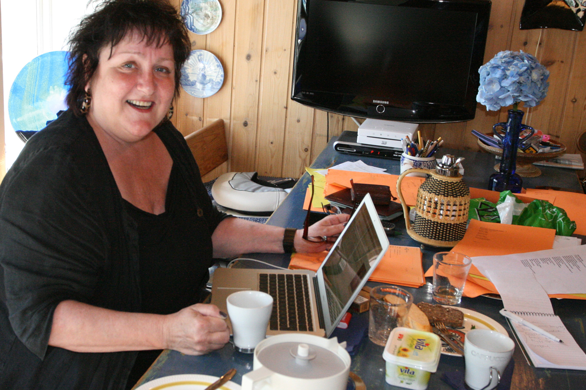 Anne B. Ragde: Folk må lære å hoppe av i svingen